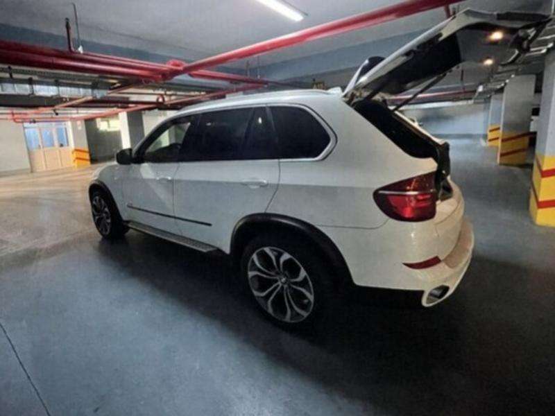 BMW X5, 2010 il, 3.0 L, 240 000 km