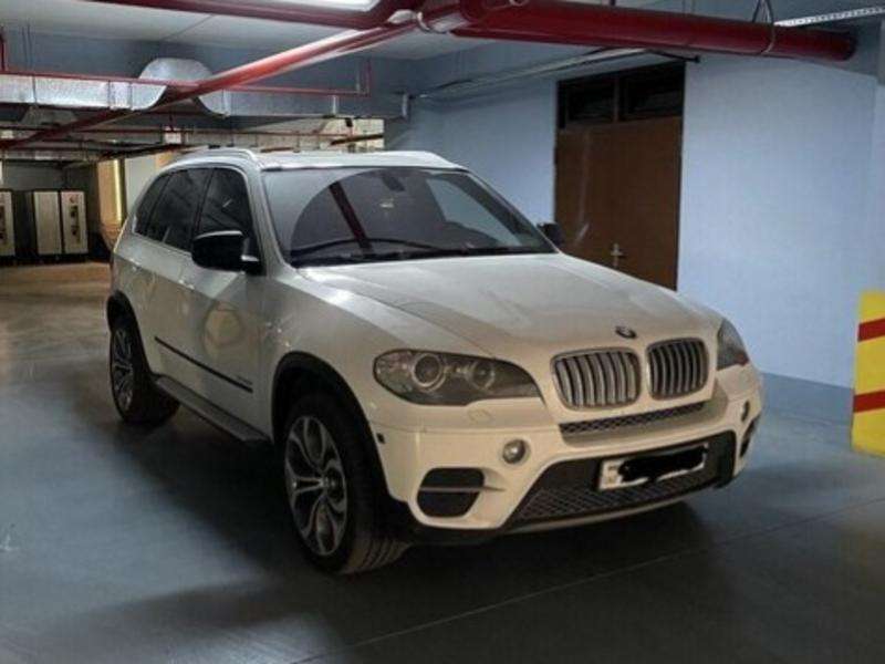 BMW X5, 2010 il, 3.0 L, 240 000 km