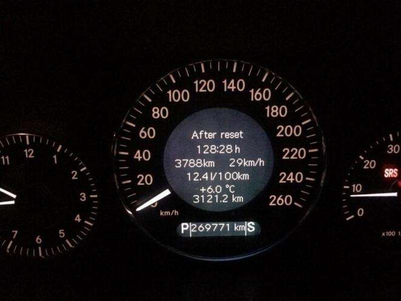 Mercedes E 260, 2003 il, 2.6 L, 270 000 km