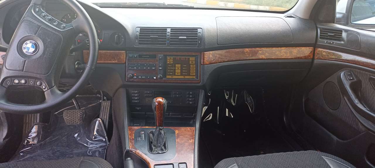 BMW 528, 1999 il, 2.8 L, 505 000 km