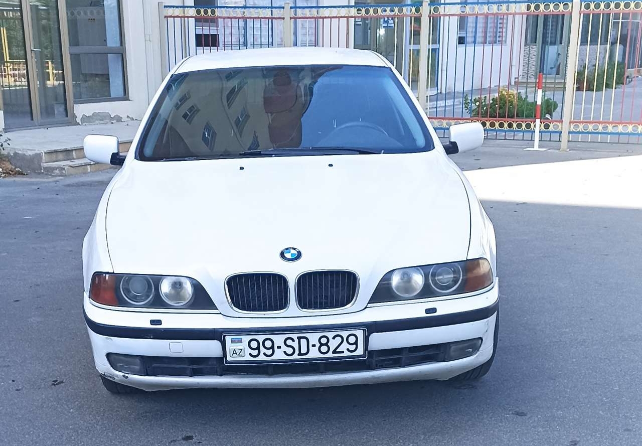 BMW 528, 1999 il, 2.8 L, 505 000 km