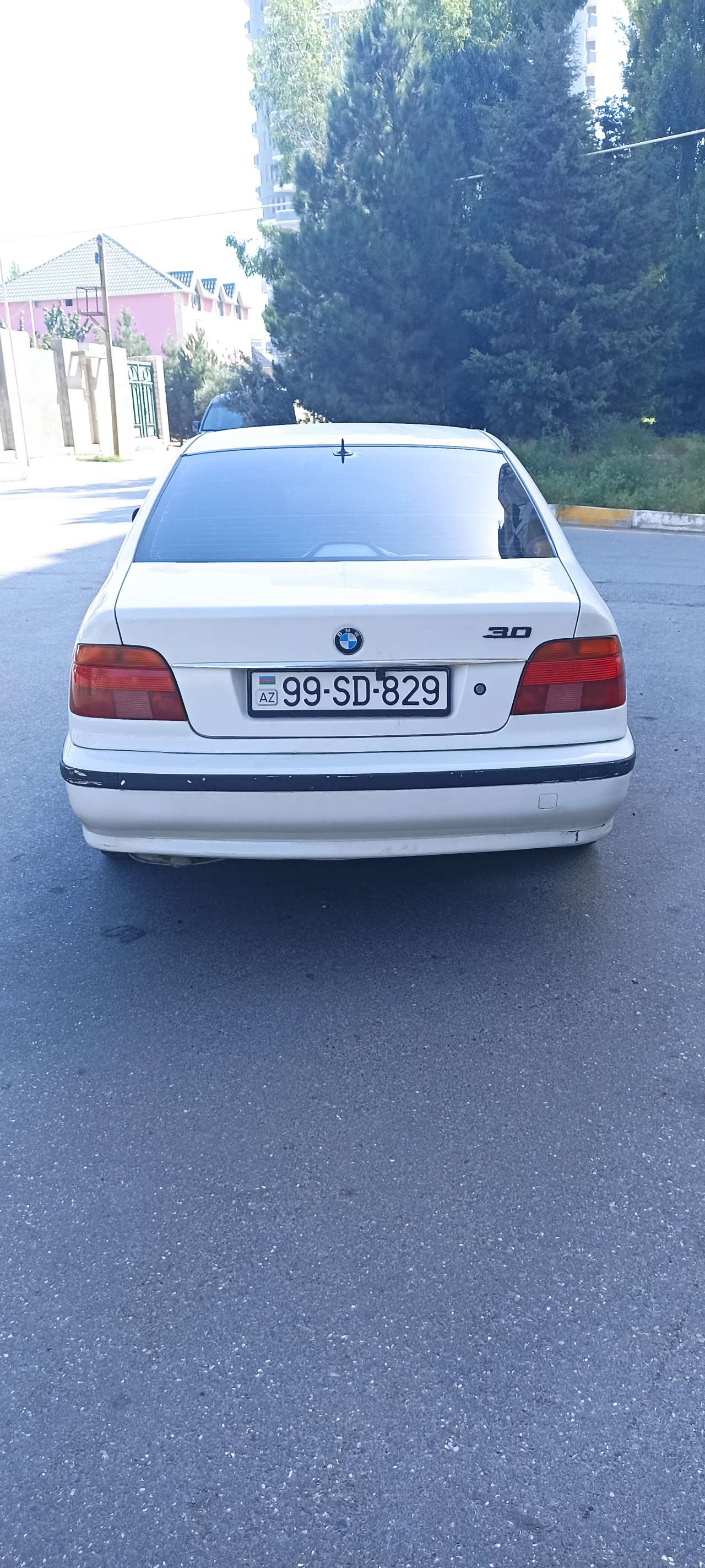 BMW 528, 1999 il, 2.8 L, 505 000 km