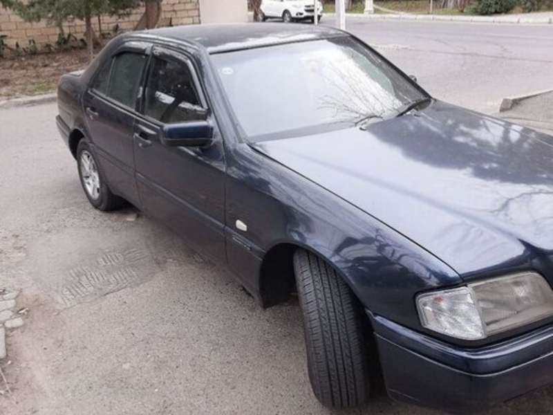 Mercedes C 180, 1996 il, 1.8 L, 274 560 km