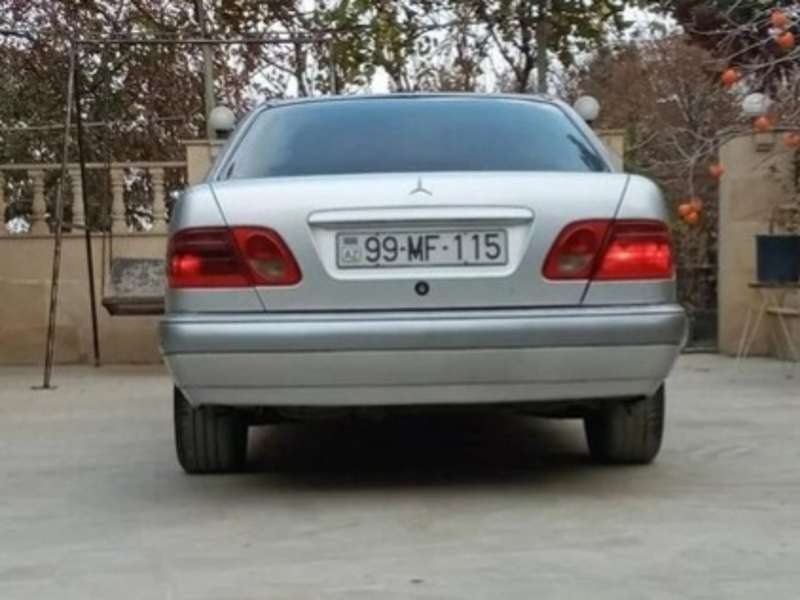 Mercedes E 220, 1997 il, 2.2 L, 560 000 km