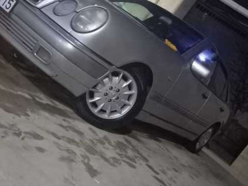 Mercedes E 220, 1997 il, 2.2 L, 560 000 km