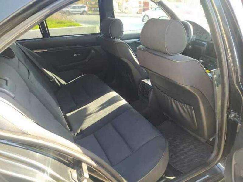 BMW 525, 2002 il, 2.5 L, 200 000 km