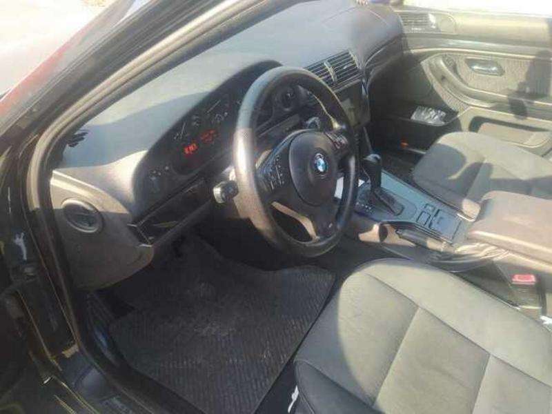 BMW 525, 2002 il, 2.5 L, 200 000 km