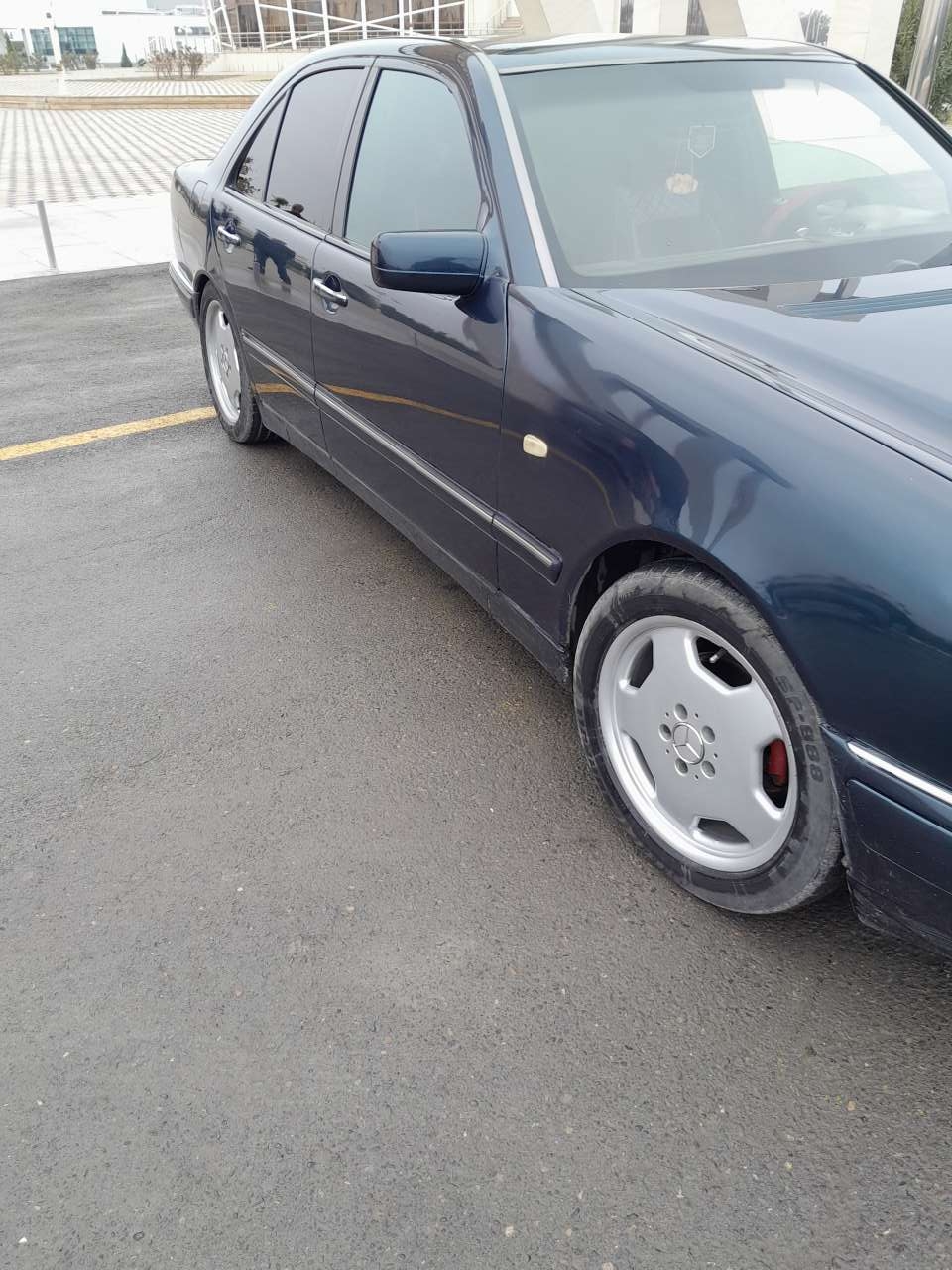 Mercedes E 230, 1997 il, 2.3 L, 449 268 km