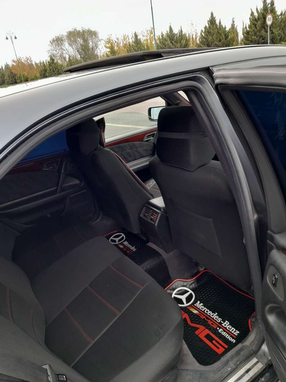 Mercedes E 230, 1997 il, 2.3 L, 449 268 km