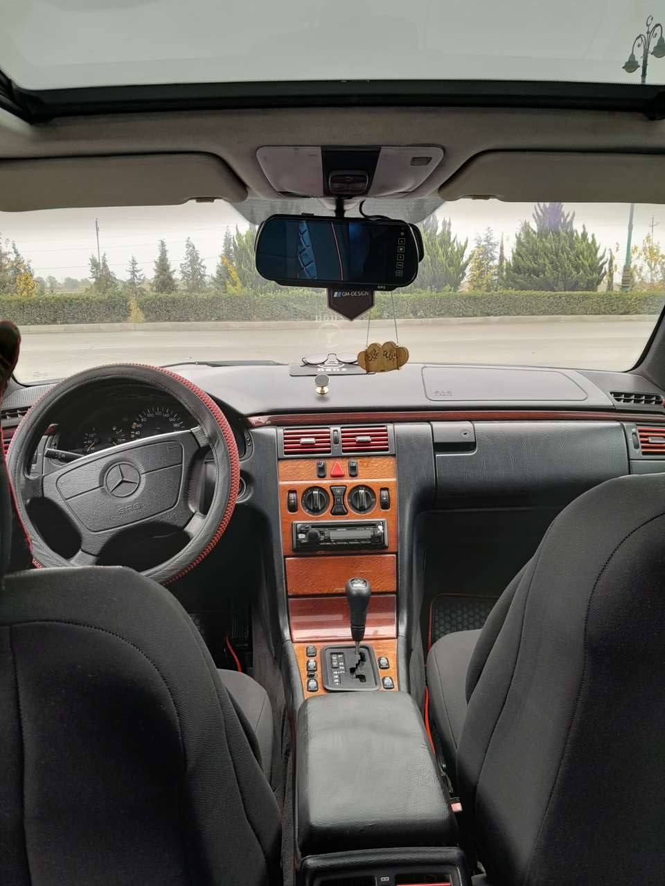 Mercedes E 230, 1997 il, 2.3 L, 449 268 km