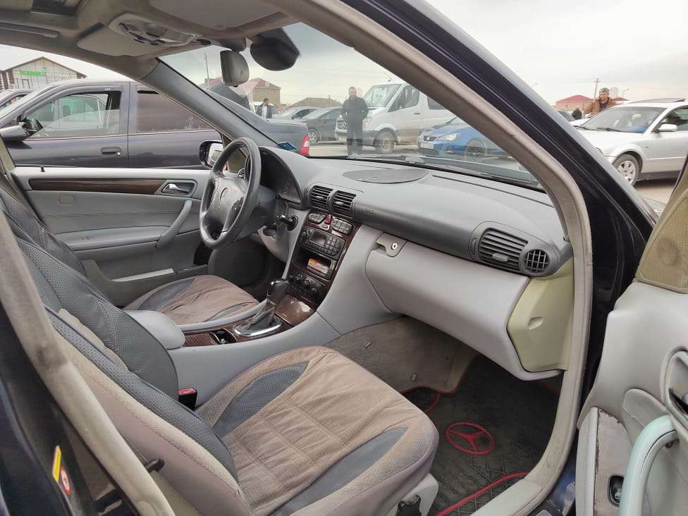 Mercedes C 240, 2001 il, 2.4 L, 460 000 km