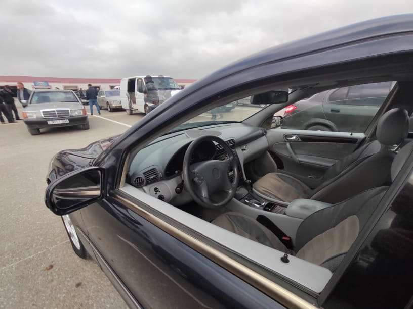 Mercedes C 240, 2001 il, 2.4 L, 460 000 km