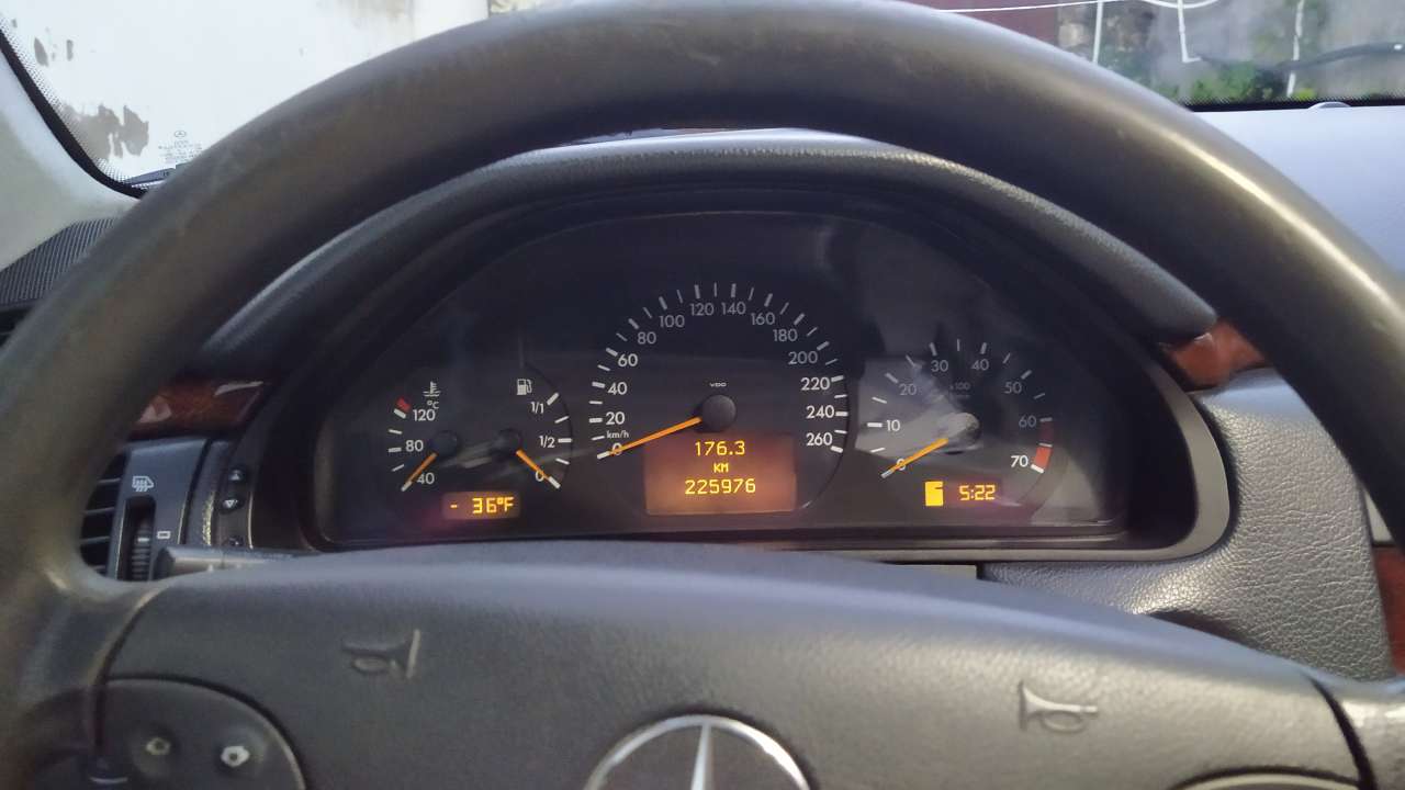 Mercedes E 240, 1999 il, 2.4 L, 227 000 km