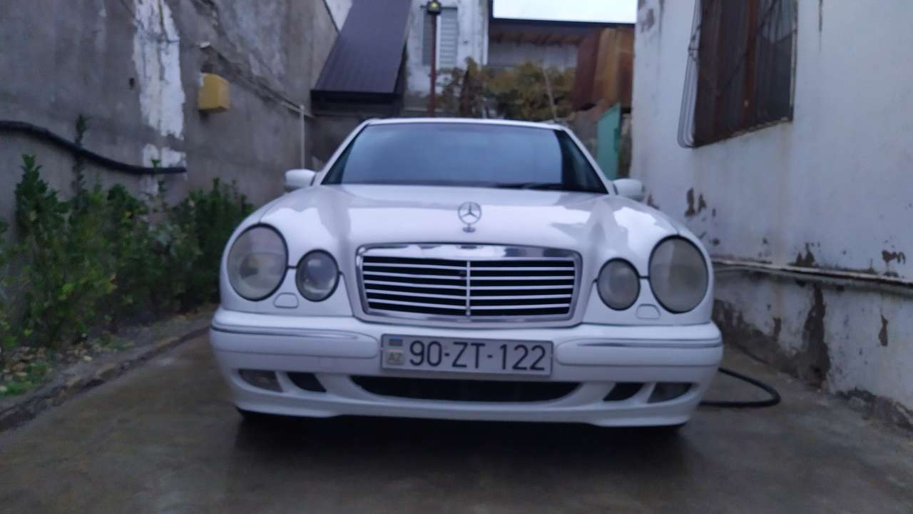 Mercedes E 240, 1999 il, 2.4 L, 227 000 km