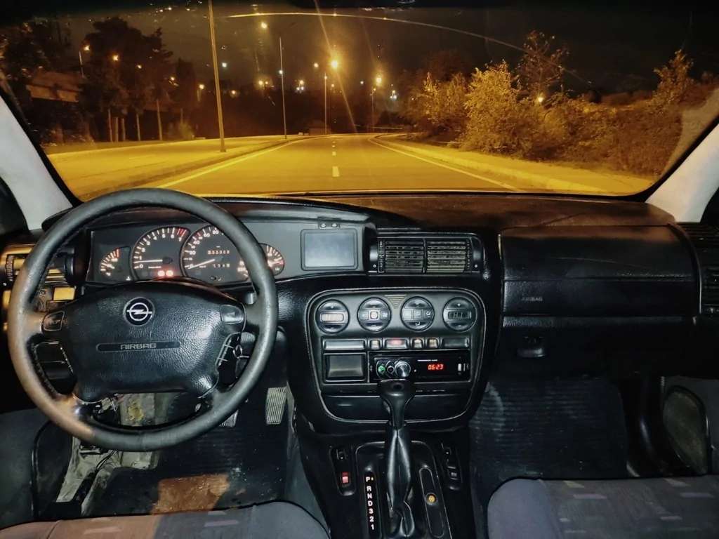 Opel Omega, 1998 il, 0.2 L, 235 741 km