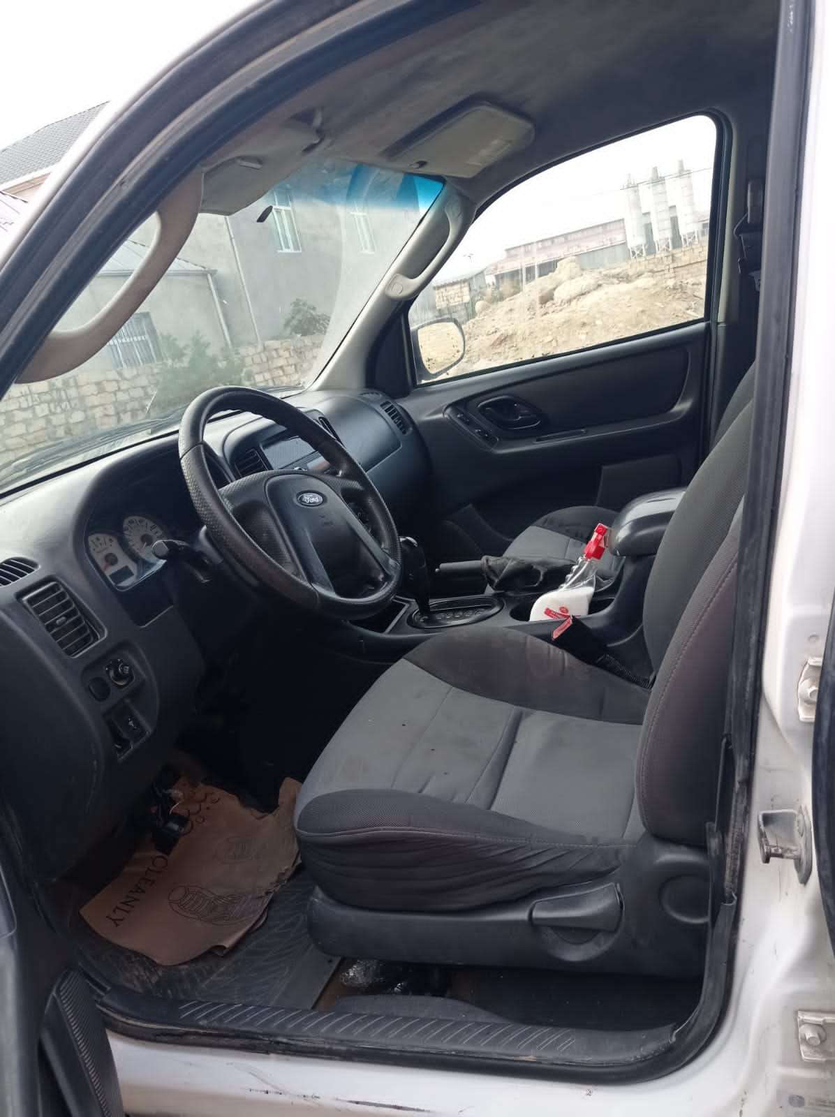 Ford Escape, 2004 il, 0.35 L, 23 000 km