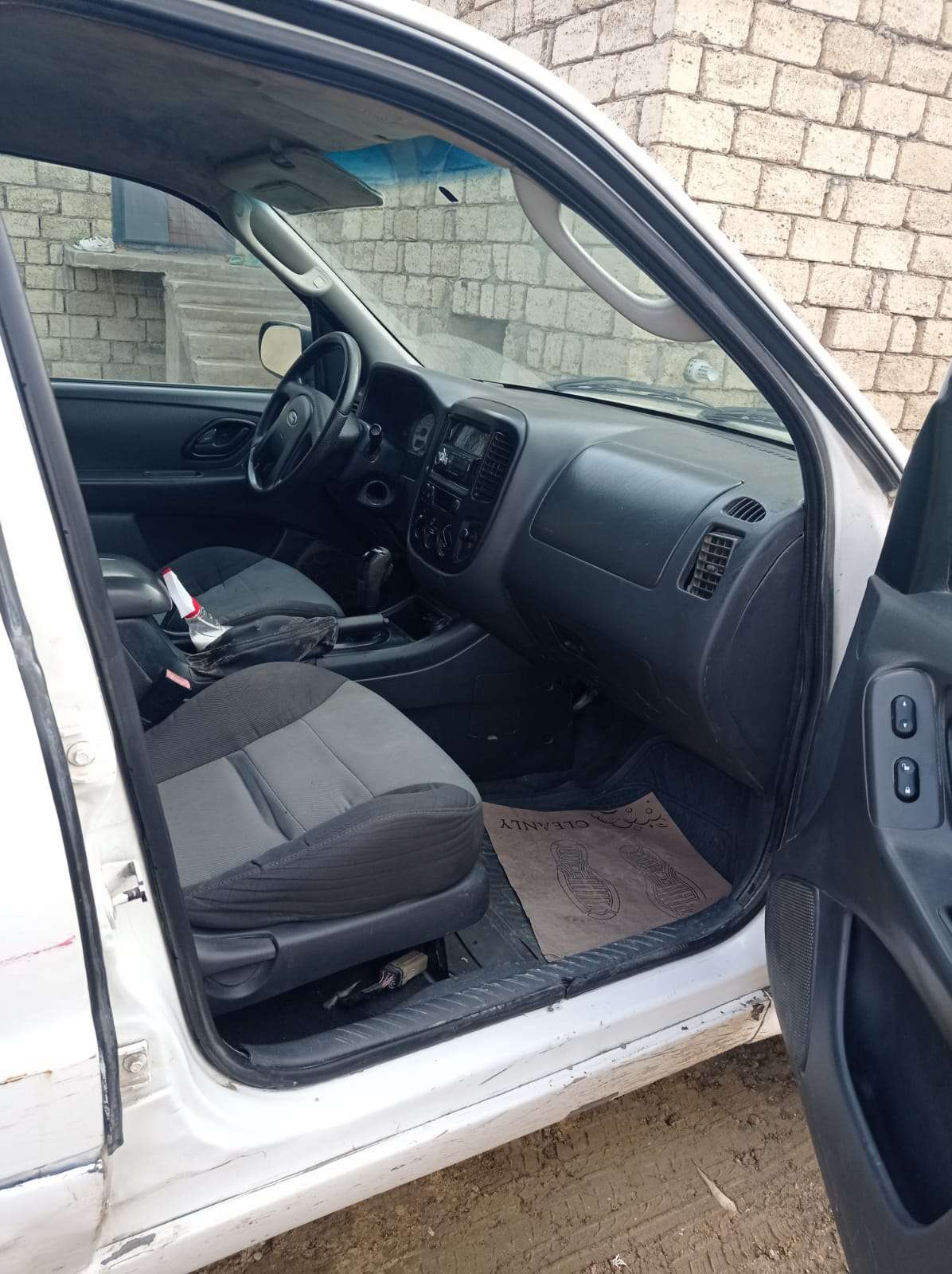 Ford Escape, 2004 il, 0.35 L, 23 000 km