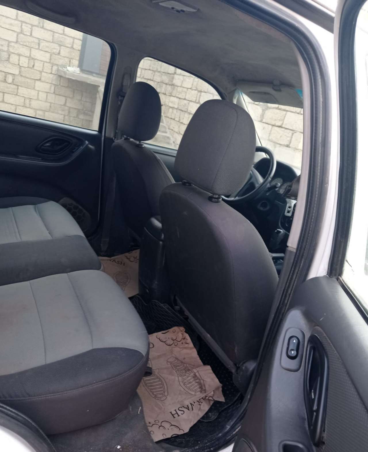 Ford Escape, 2004 il, 0.35 L, 23 000 km