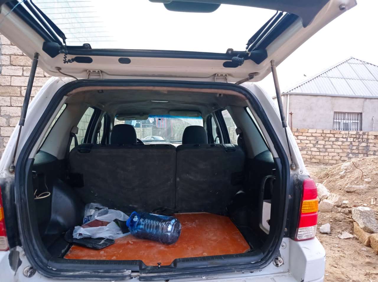 Ford Escape, 2004 il, 0.35 L, 23 000 km