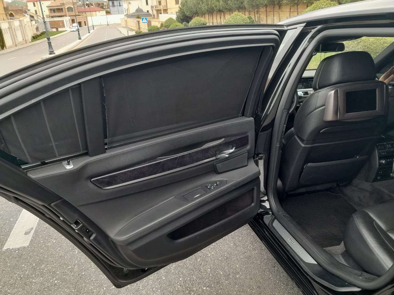 BMW 740, 2011 il, 3.0 L, 142 500 km
