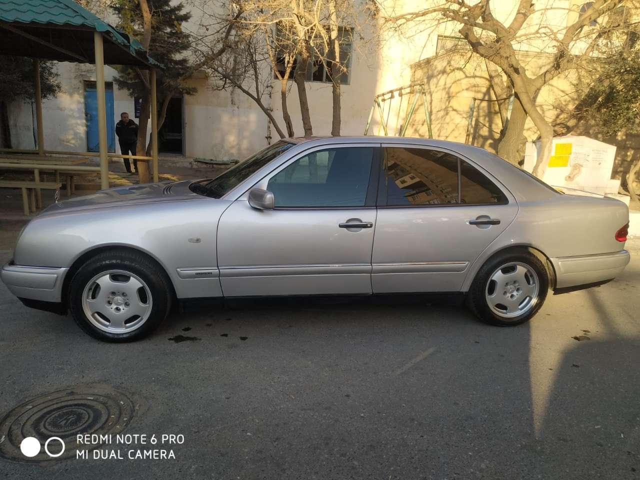 Mercedes E 240, 1998 il, 2.4 L, 260 000 km