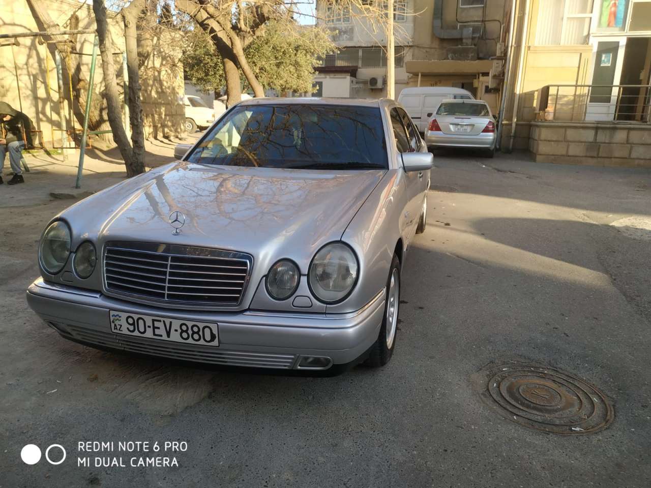 Mercedes E 240, 1998 il, 2.4 L, 260 000 km