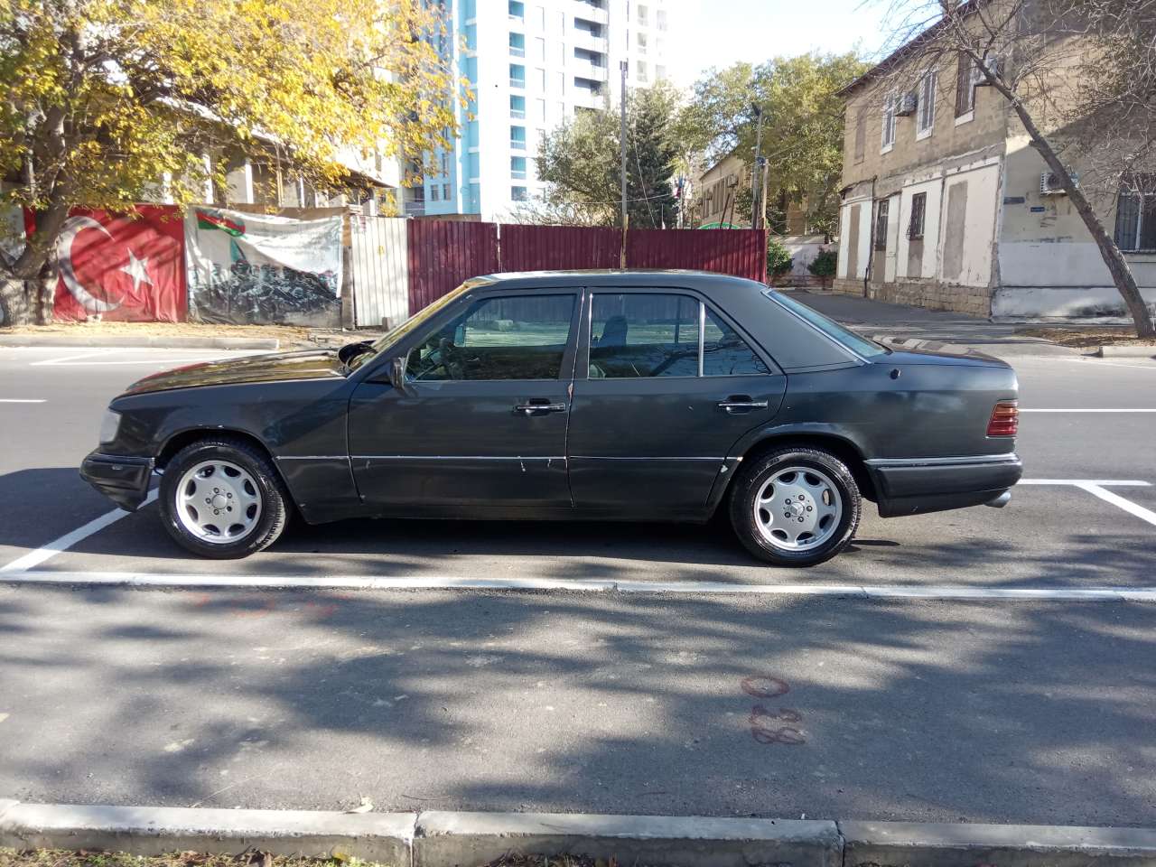 Mercedes E 200, 1995 il, 2.0 L, 235 000 km