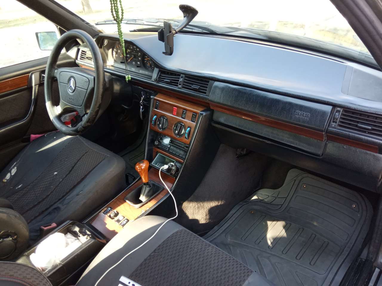 Mercedes E 200, 1995 il, 2.0 L, 235 000 km