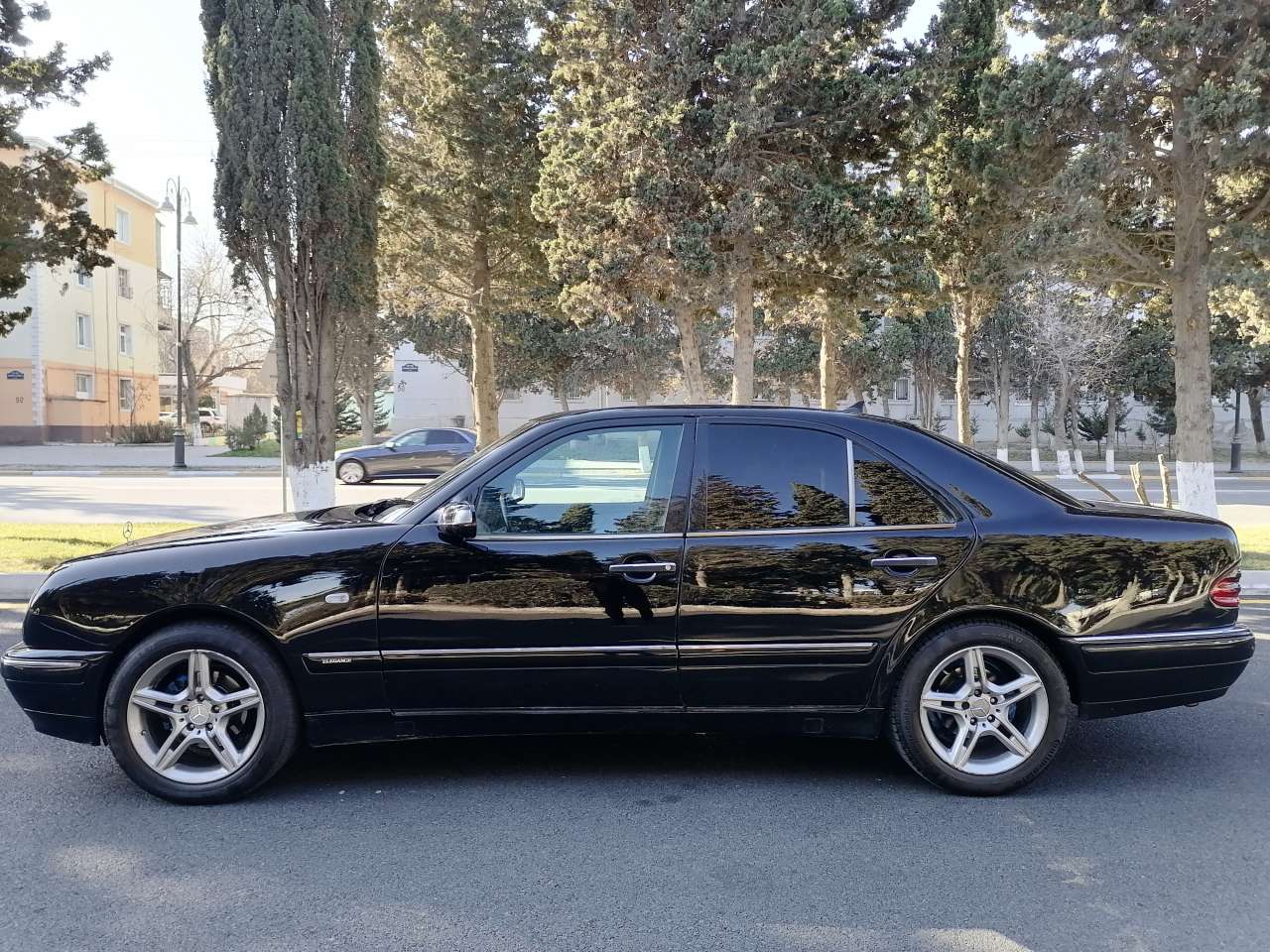 Mercedes E 220, 1998 il, 2.2 L, 500 000 km