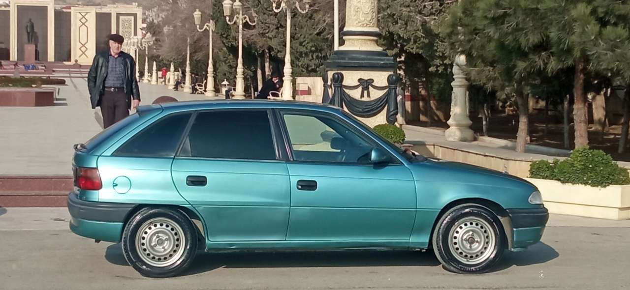 Opel Astra, 1996 il, 1.6 L, 480 000 km