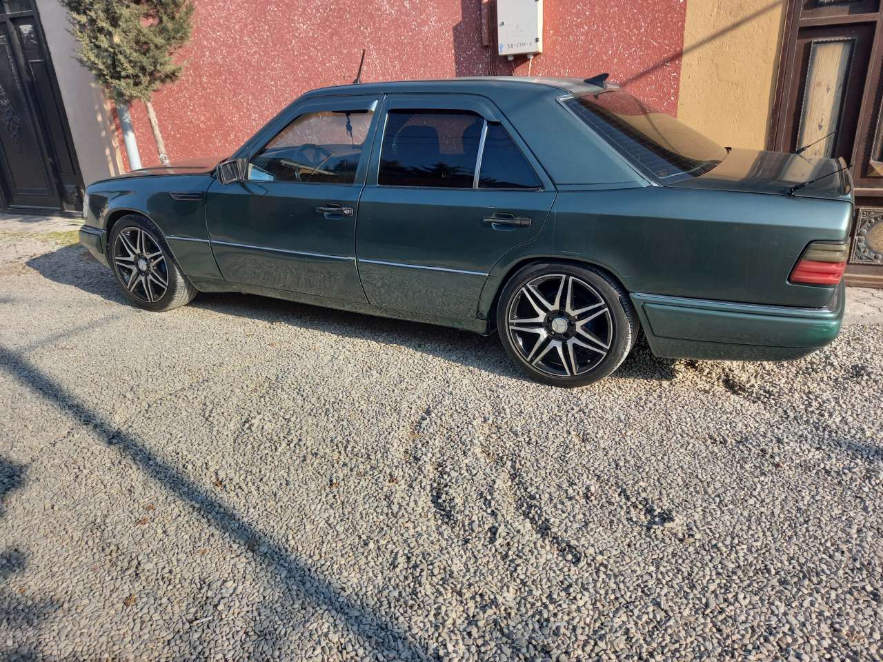 Mercedes E 220, 1993 il, 2.2 L, 480 000 km