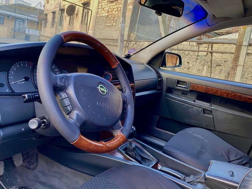Opel Omega, 1999 il, 2.0 L, 390 000 km
