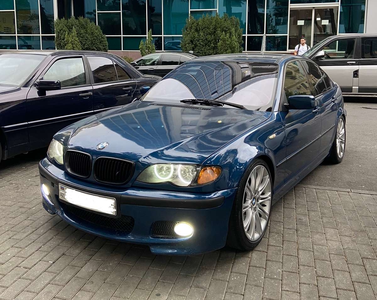 BMW 318, 2001 il, 2.0 L, 250 000 km