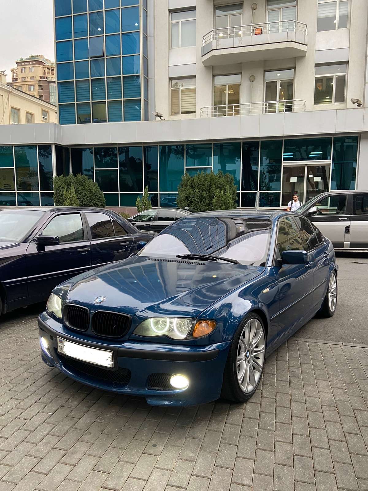 BMW 318, 2001 il, 2.0 L, 250 000 km