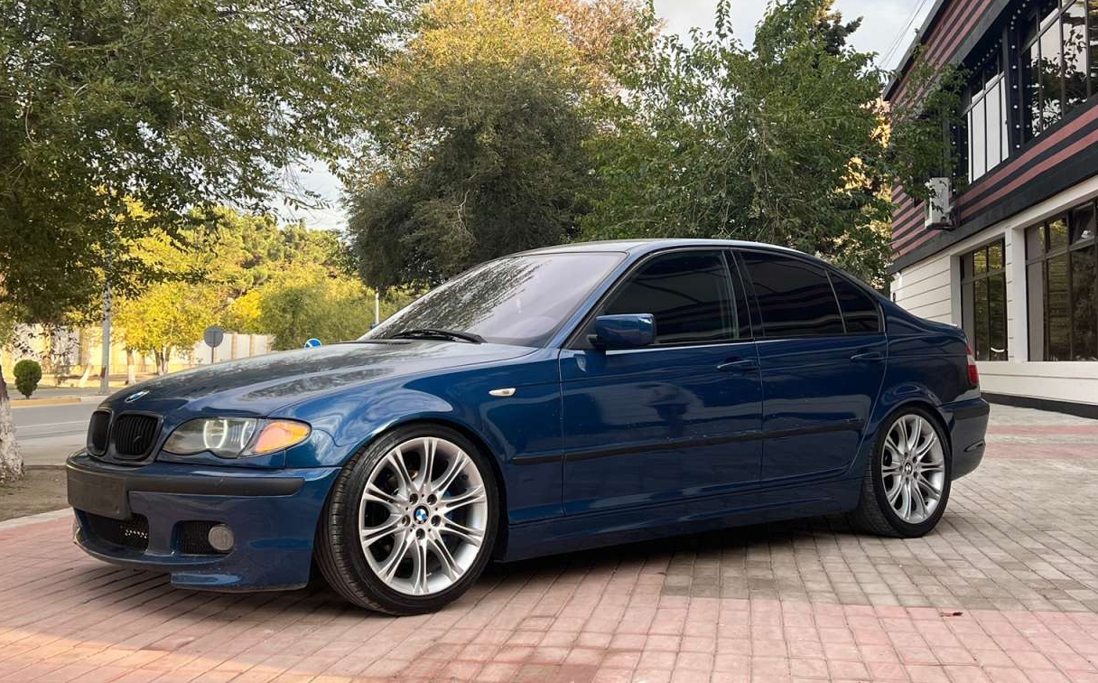 BMW 318, 2001 il, 2.0 L, 250 000 km