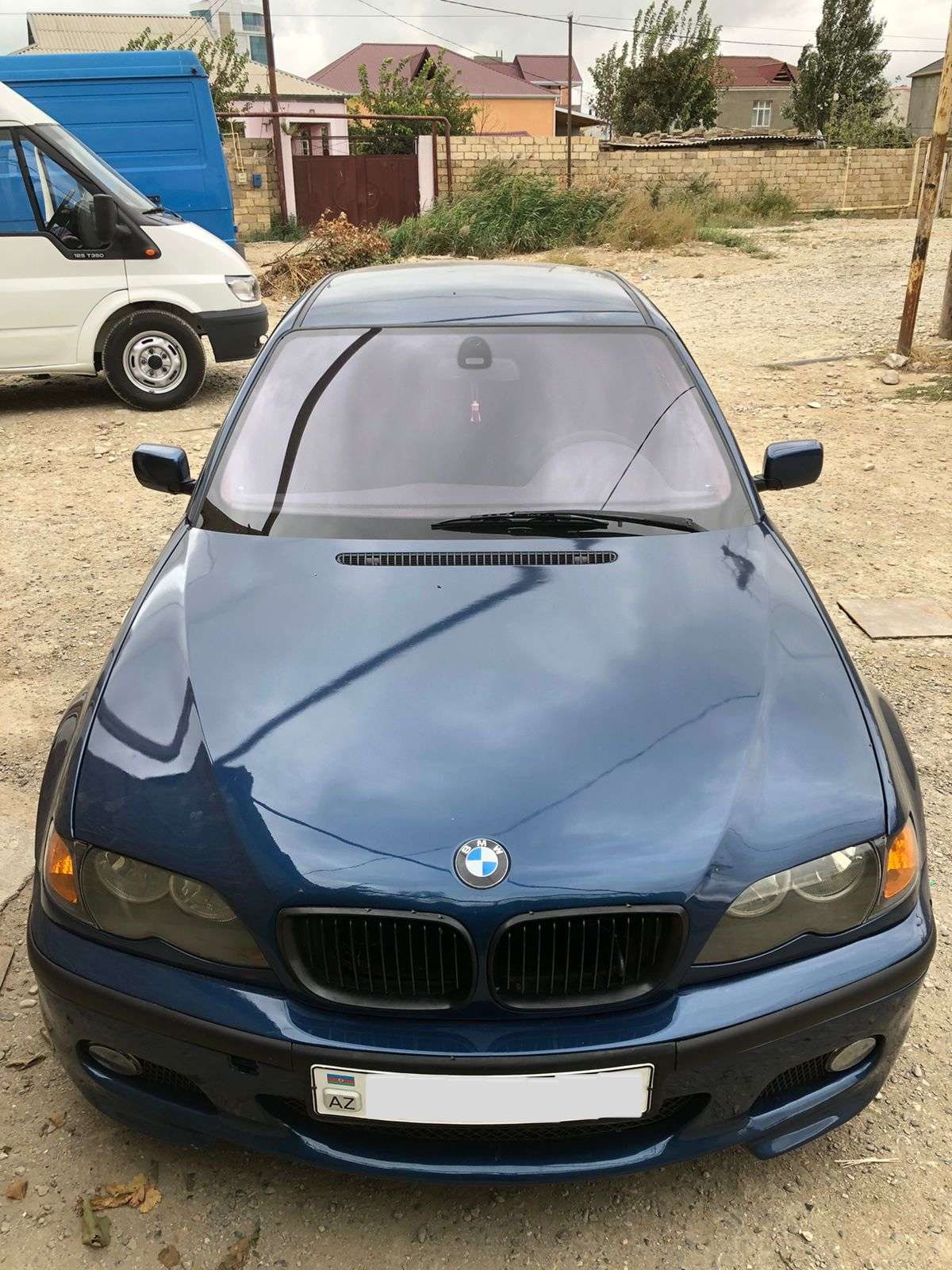 BMW 318, 2001 il, 2.0 L, 250 000 km