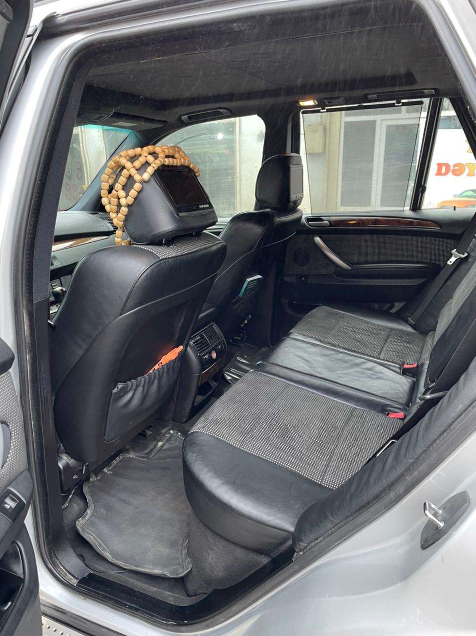 BMW X5, 2006 il, 4.8 L, 259 000 km