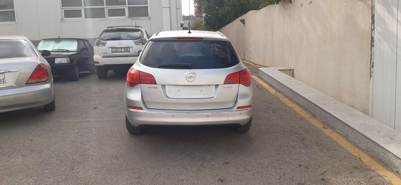 Opel Astra, 2015 il, 1.4 L, 140 300 km