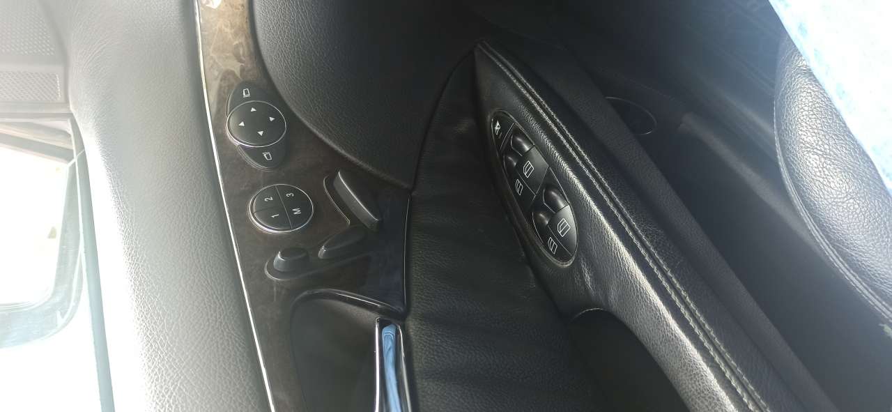 Mercedes E 320, 2004 il, 3.2 L, 251 283 km