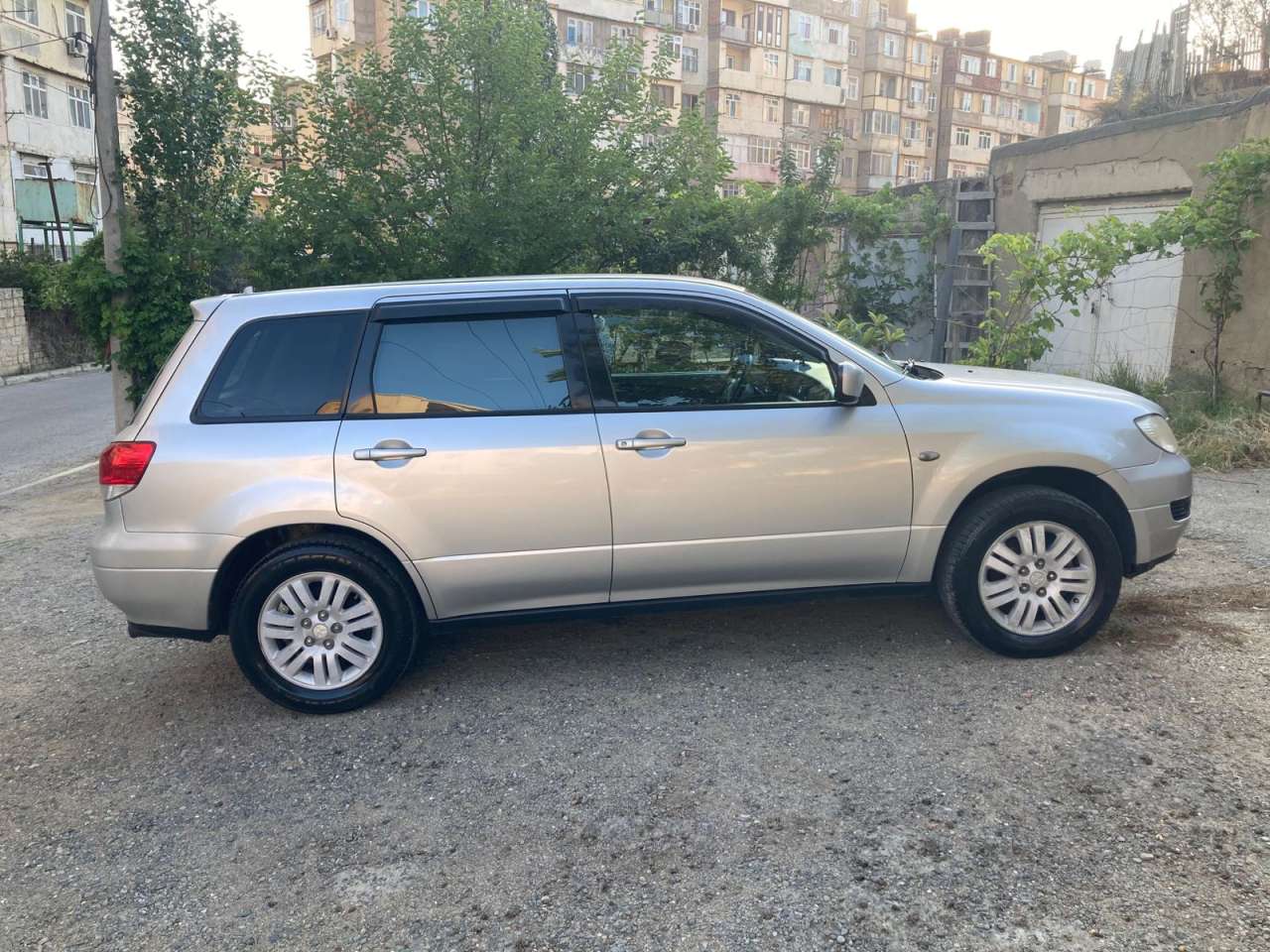 Mitsubishi Airtrek, 2001 il, 2.0 L, 251 970 km
