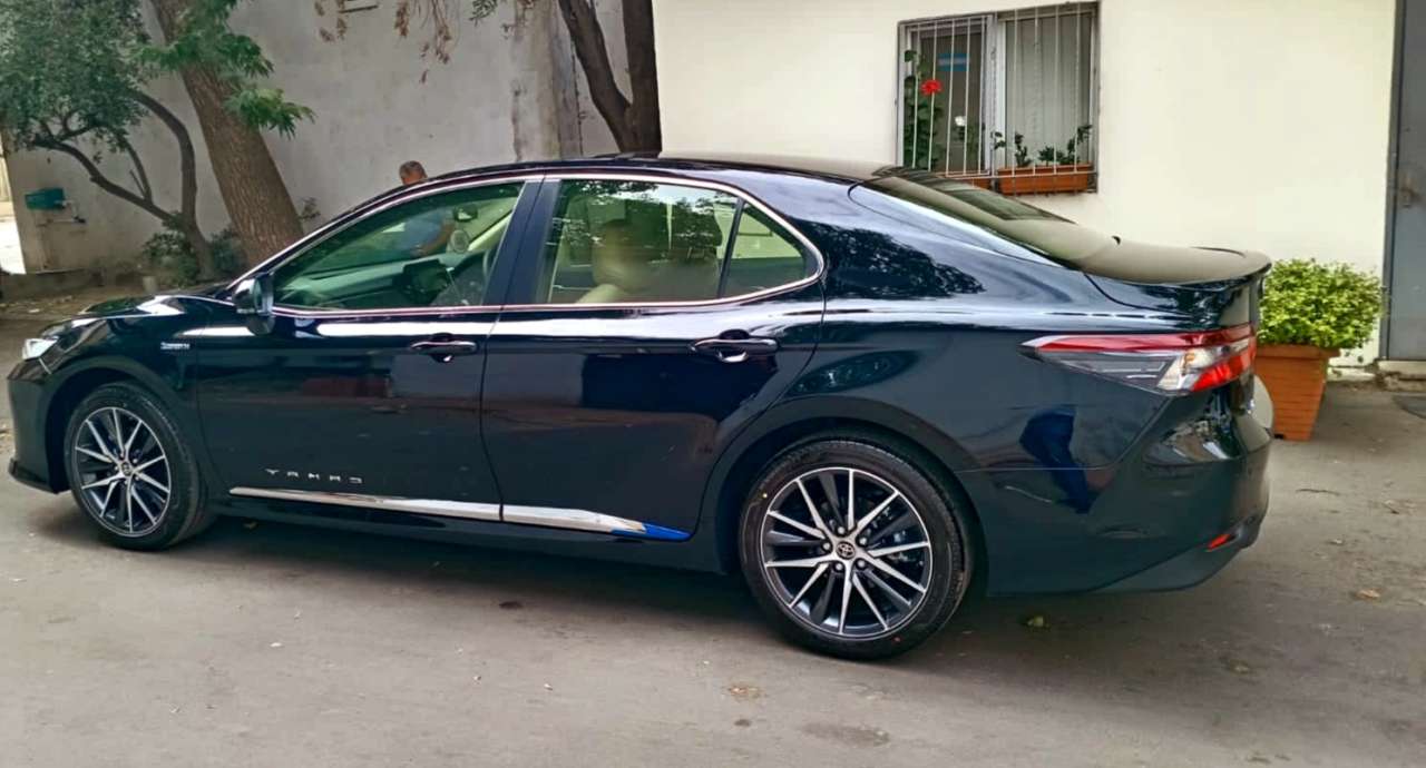 Toyota Camry, 2023 il, 0.25 L, 0 km