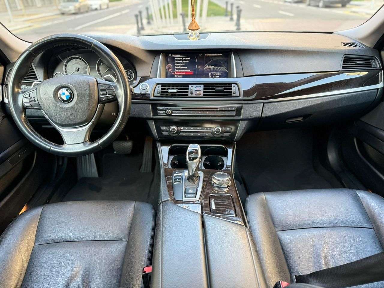 BMW 528, 2015 il, 2.0 L, 172 000 km