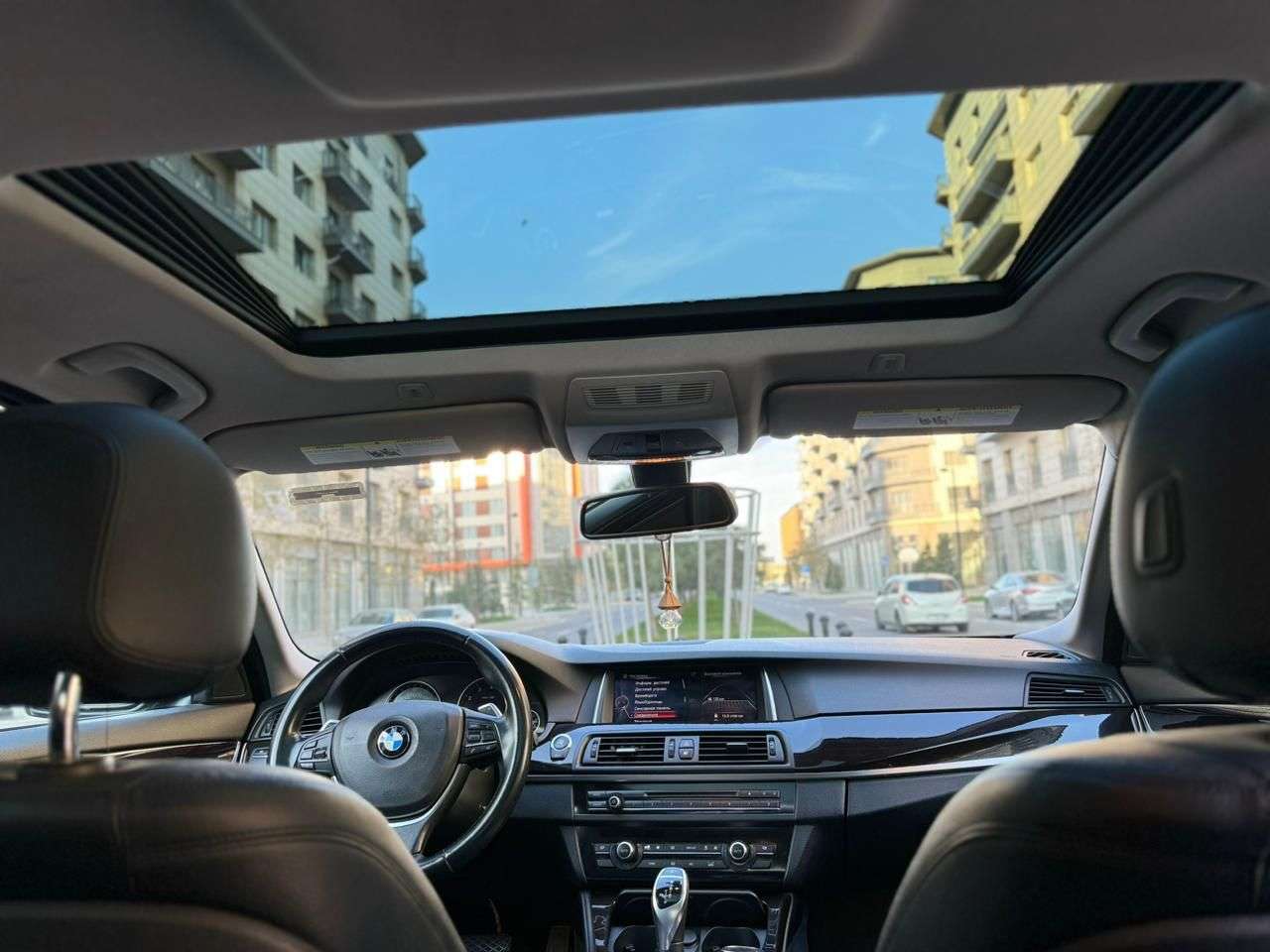 BMW 528, 2015 il, 2.0 L, 172 000 km