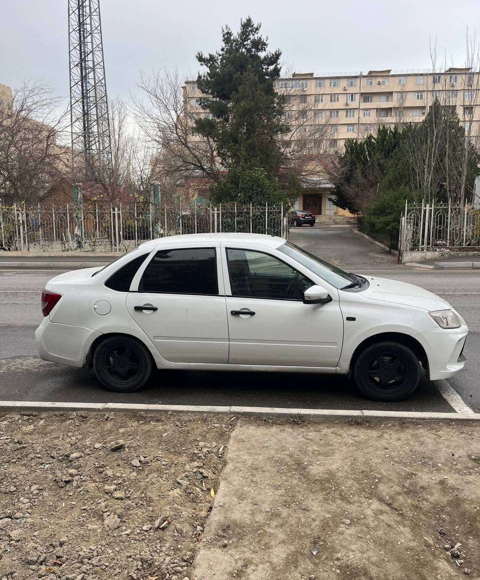 LADA (VAZ) Granta, 2013 il, 1.6 L, 235 000 km