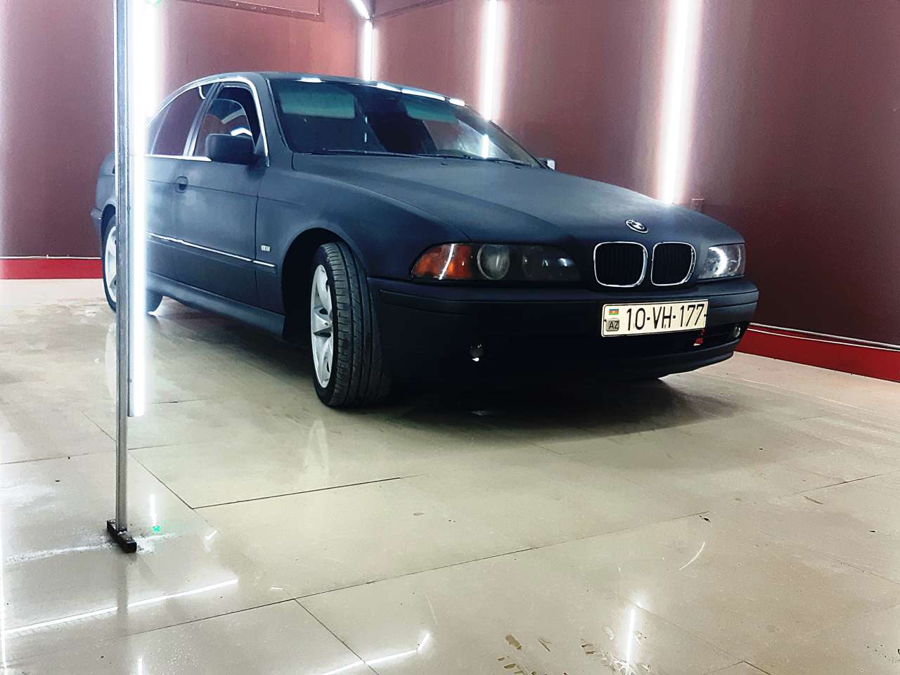 BMW 528, 1996 il, 2.8 L, 300 km