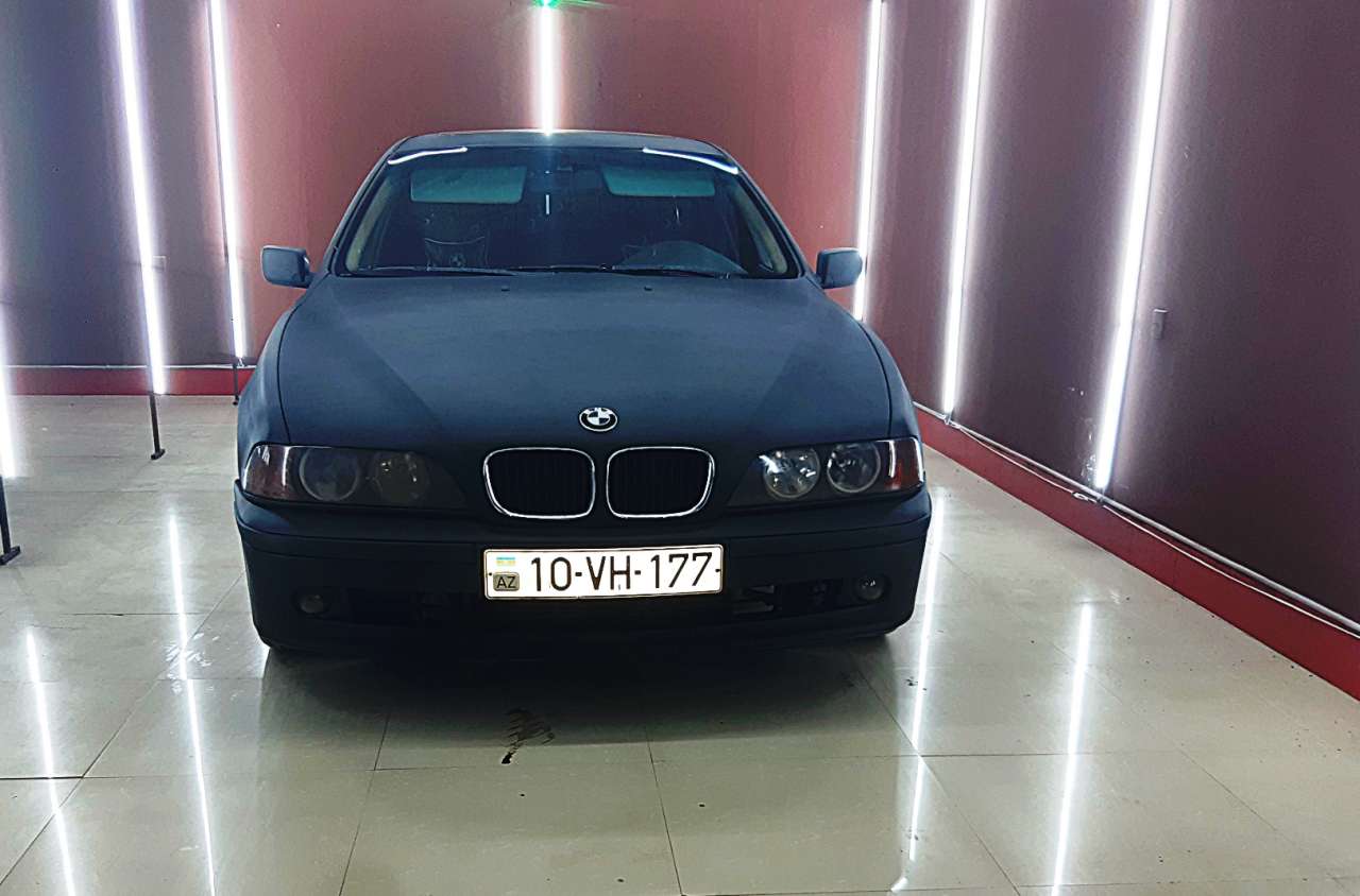 BMW 528, 1996 il, 2.8 L, 300 km