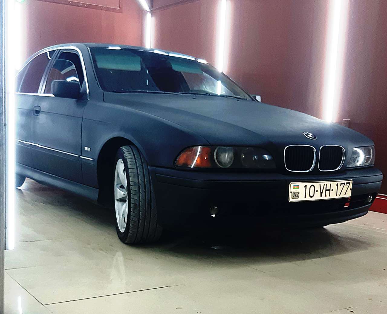 BMW 528, 1996 il, 2.8 L, 300 km