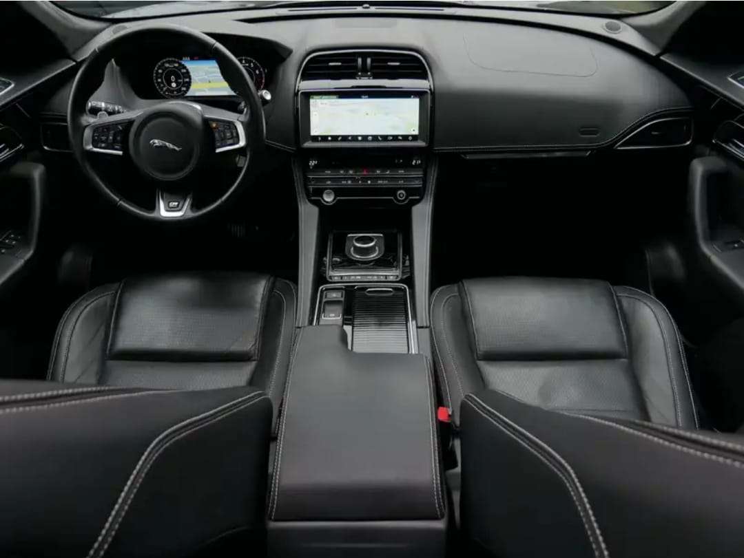 Jaguar F-Pace, 2018 il, 2.0 L, 195 000 km