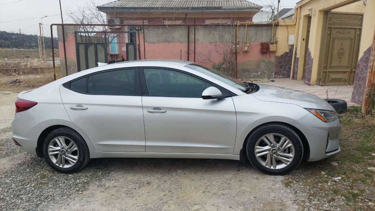 Hyundai Elantra, 2018 il, 2.0 L, 150 000 km