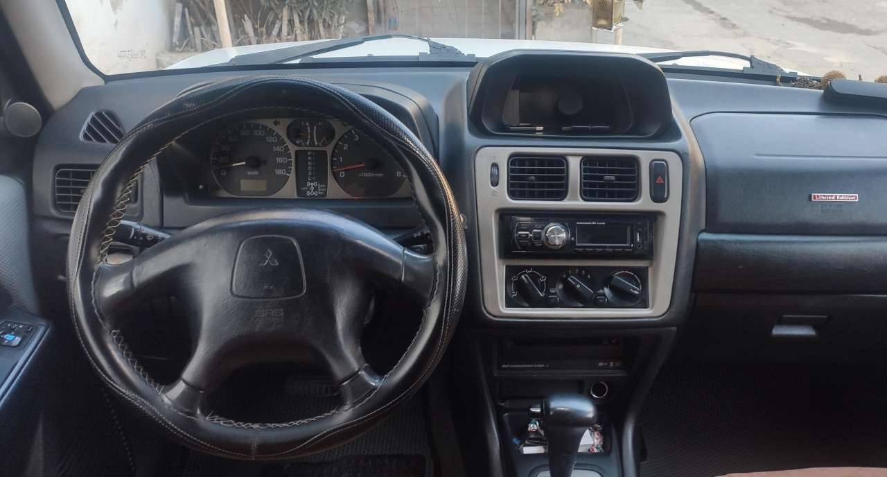 Mitsubishi Pajero io, 1999 il, 1.8 L, 300 000 km